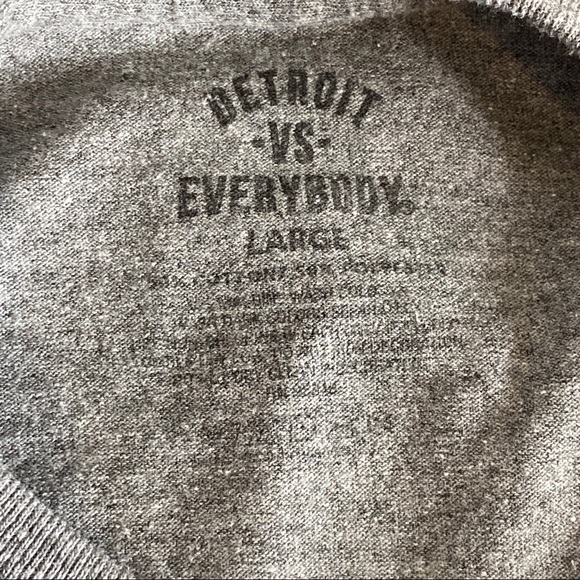 Detroit vs. Everybody Gray Eminem Rapper Tee - Picture 4 of 4